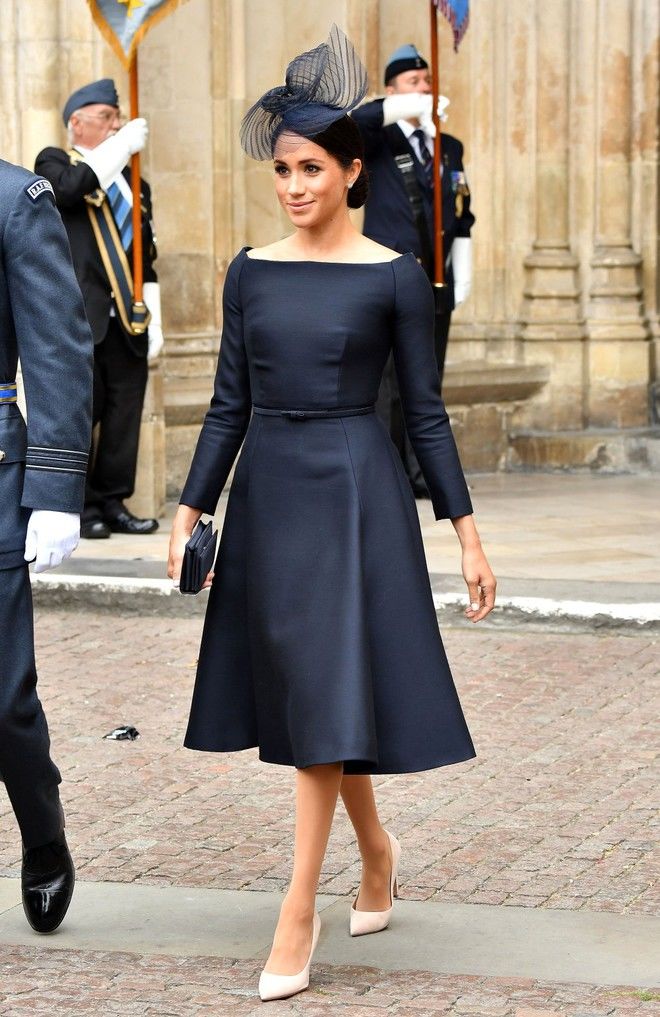 Công nương Meghan lại bị chỉ trích khi quyết định nuôi con khác biệt