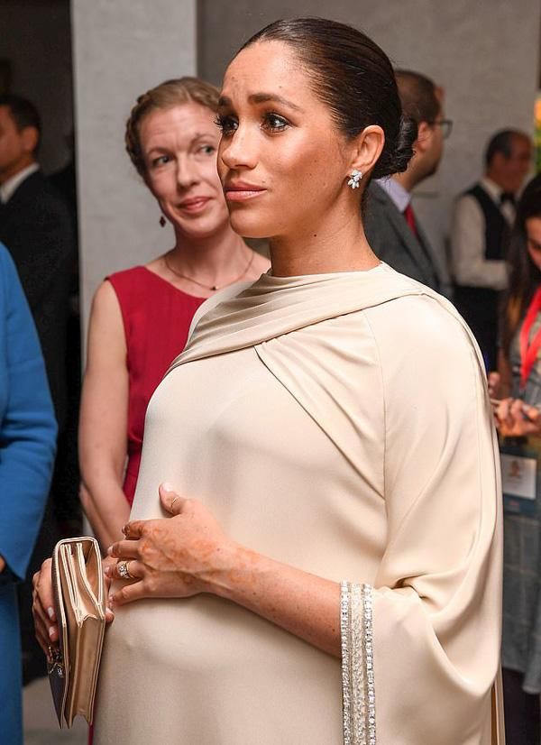 Công nương Meghan lại bị chỉ trích khi quyết định nuôi con khác biệt