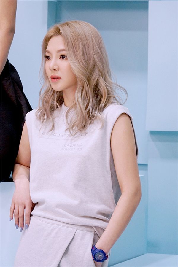 Cùng nhuộm màu tóc vàng hoe, mỹ nhân Kpop đều sở hữu nhan sắc đỉnh cao