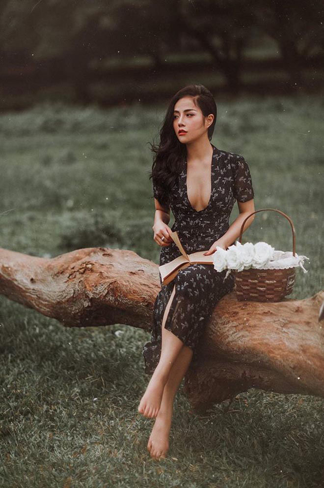Cuộc sống sang chảnh của nữ ca sĩ sau khi chia tay với Đặng Văn Lâm