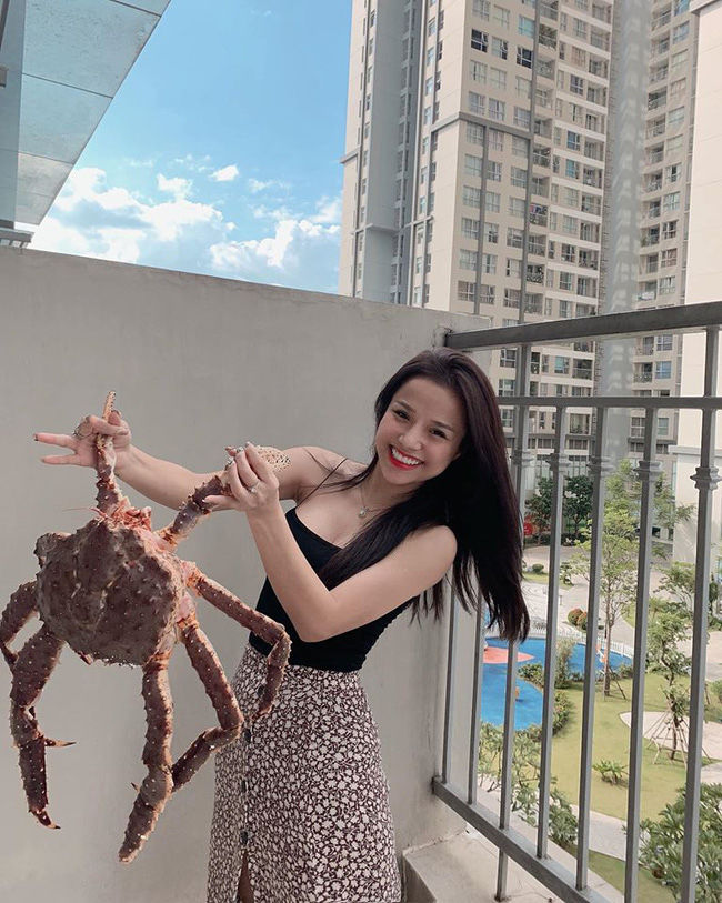 Cuộc sống sang chảnh của nữ ca sĩ sau khi chia tay với Đặng Văn Lâm