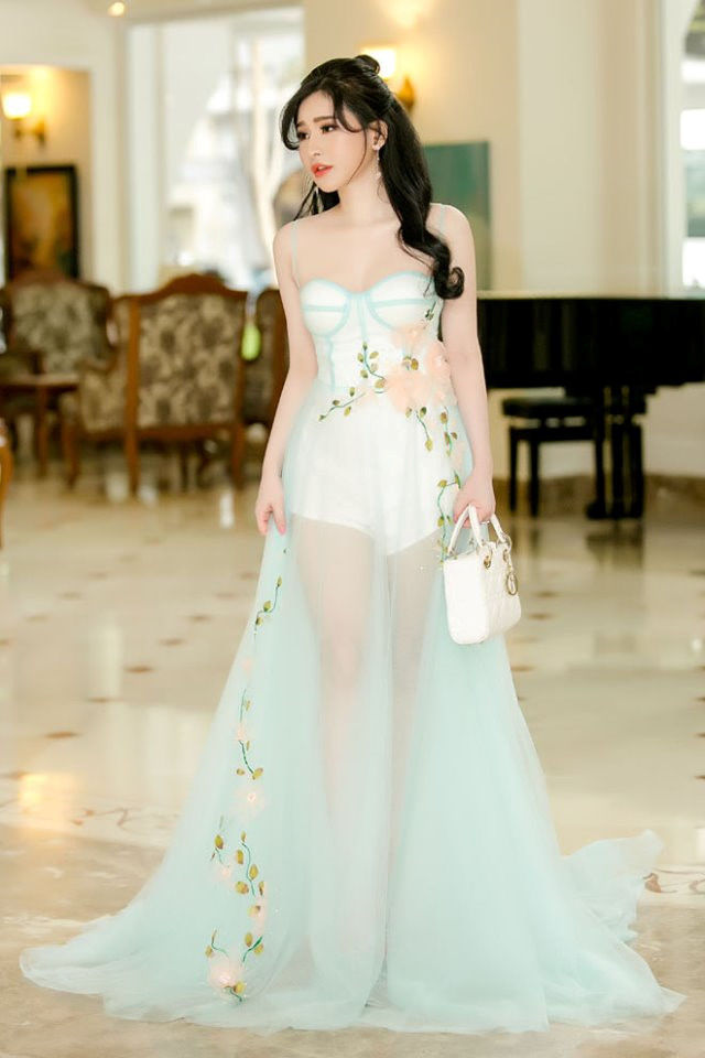 Cuộc sống vợ cũ 10 ngày của Hồ Quang Hiếu: Giàu sang và quyến rũ hơn