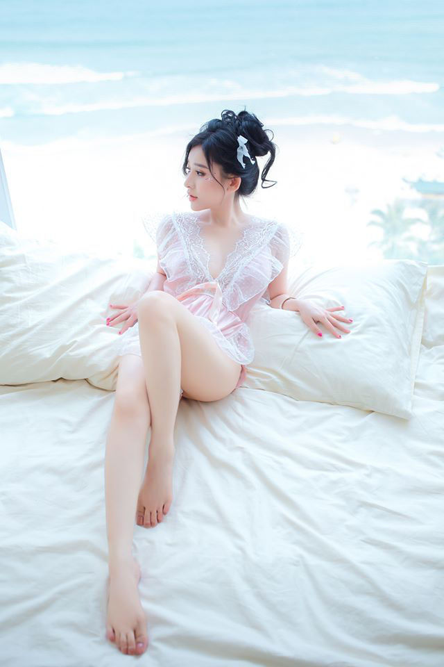 Cuộc sống vợ cũ 10 ngày của Hồ Quang Hiếu: Giàu sang và quyến rũ hơn