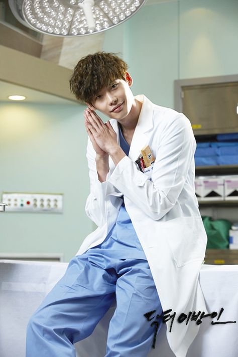 Hành trình trở thành ngôi sao Hallyu hàng đầu của Lee Jong Suk