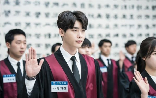 Hành trình trở thành ngôi sao Hallyu hàng đầu của Lee Jong Suk