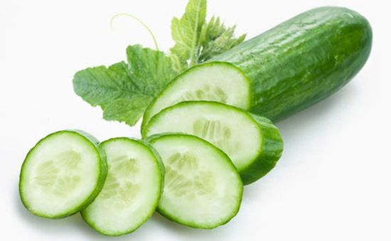 Đánh tan quầng thâm mắt với khoai tây, cà chua, dưa chuột