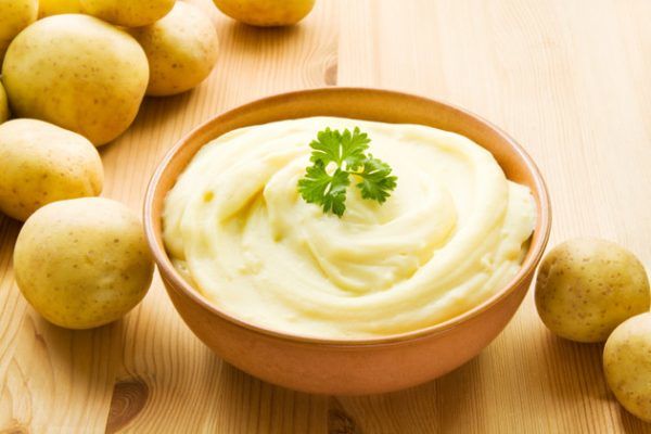 Đánh tan quầng thâm mắt với khoai tây, cà chua, dưa chuột