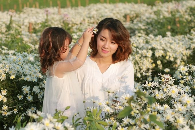 Đại học Essex: Sinh con gái đầu lòng bố mẹ tha hồ hưởng phước