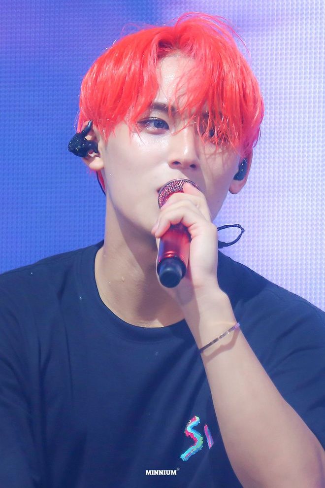 Màu tóc sao Kpop được thích nhất 2019: Solar xanh neon, Mingyu đỏ rực