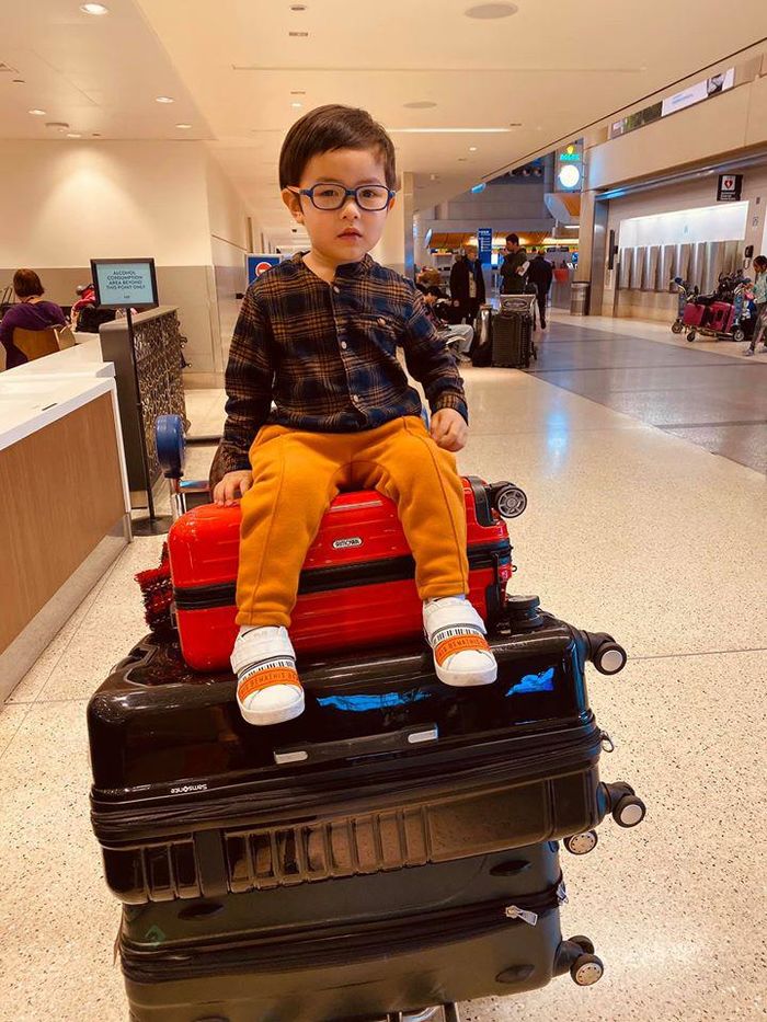 Con Hà Anh chụp ảnh với Beckkham, con Đan Trường kiếm ngàn đô/tháng