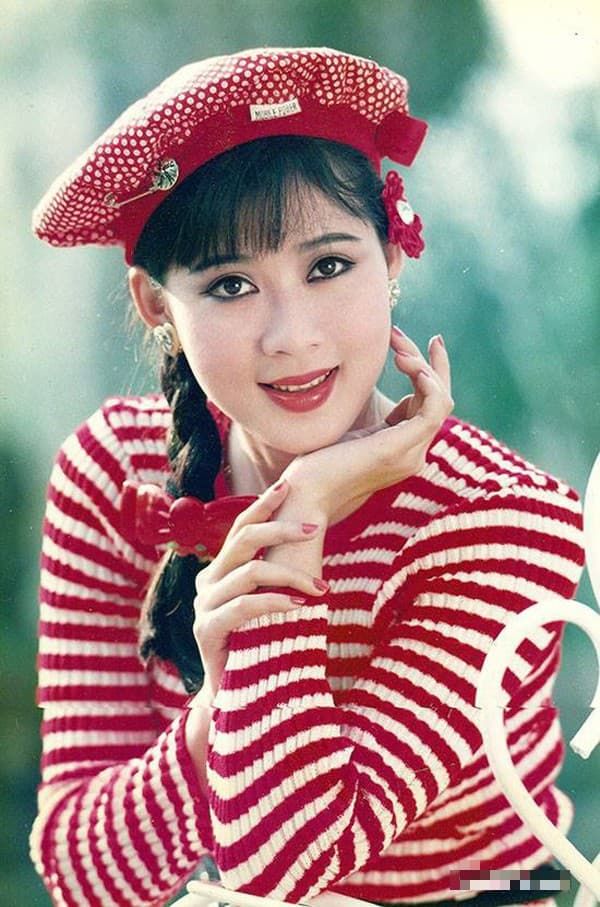 Cuộc sống của đệ nhất mỹ nhân Diễm Hương: Mẹ 4 con, rời xa showbiz