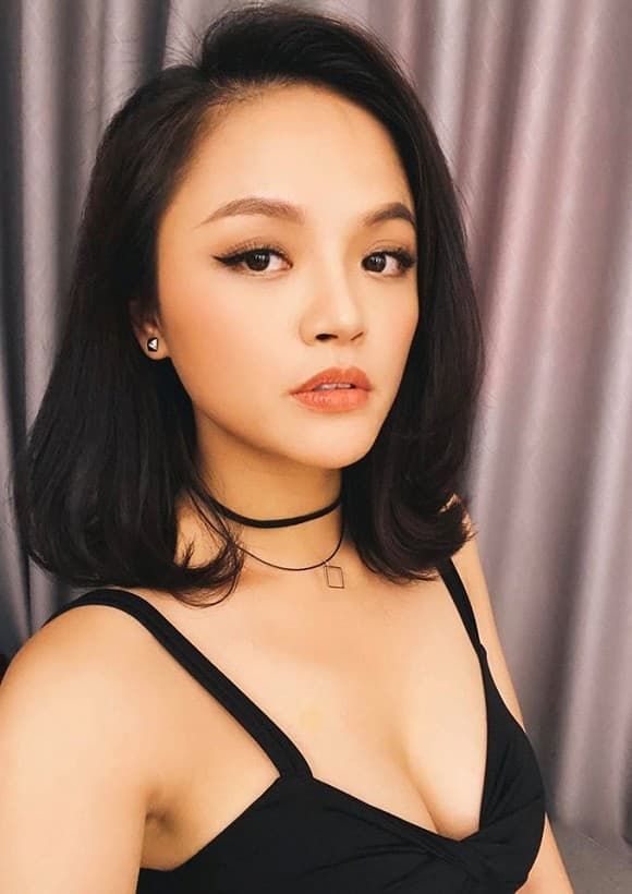 Hoàng Thùy đọ sắc với HHHV, Đông Nhi đẹp bất chấp trong ảnh chụp lén
