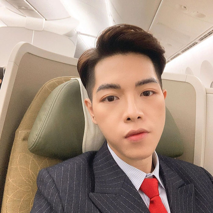 Đông Nhi được chồng hộ tống đi sự kiện, Hari Won than mập rồi