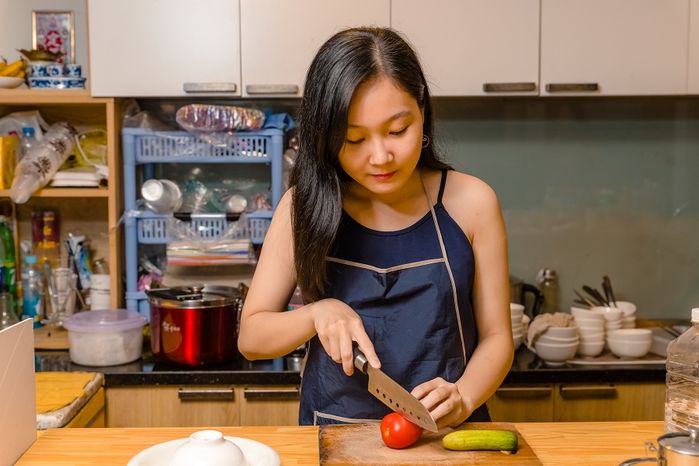 Điều con gái nên nhớ: nếu bản thân đã không đẹp thì phải sạch và thơm