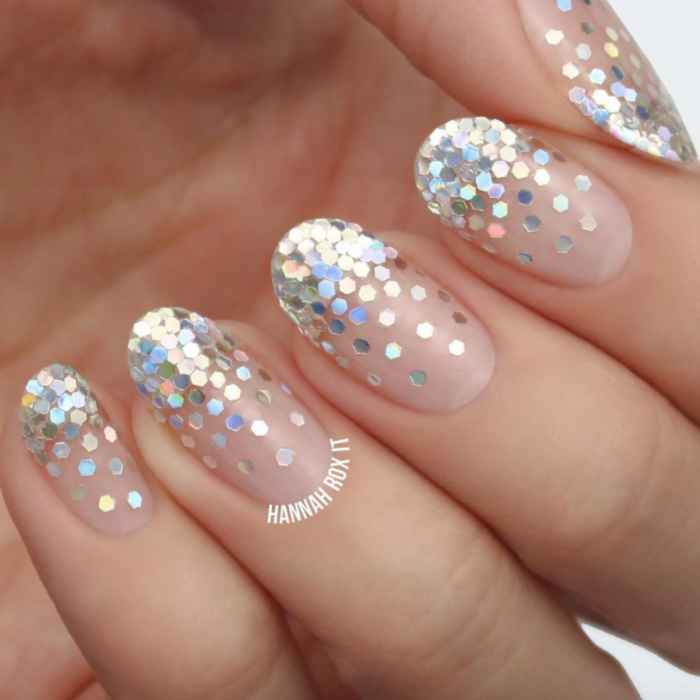 Mẫu nail đẹp 2020: Ombre xanh cực nịnh mắt, gam màu xanh đỏ chuẩn Noel
