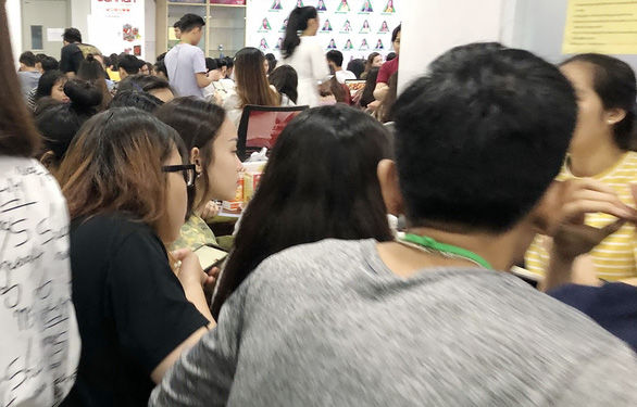 Em trai học trường danh tiếng, ngày ra trường cả nhà mới biết bị đuổi