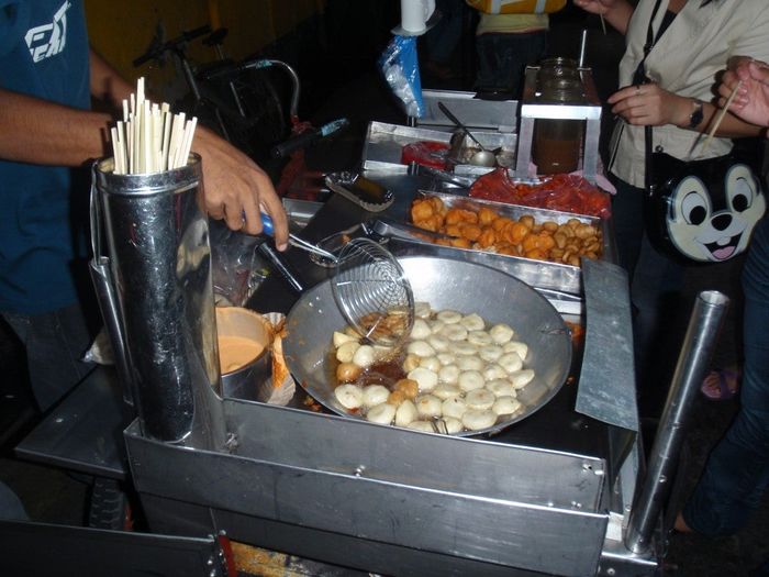 Kinh sợ cá viên chiên “siêu bẩn gây hại gan, ảnh hưởng đến dạ dày