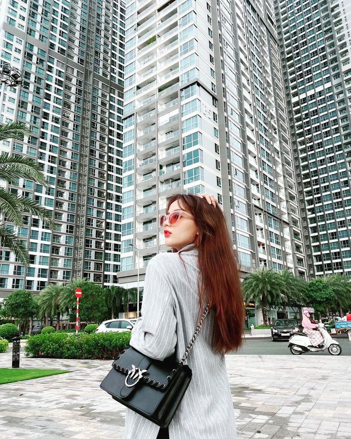 Gia tài tiền tỷ hội hot girl, vloger 2019: Người sắm xe, người mua nhà