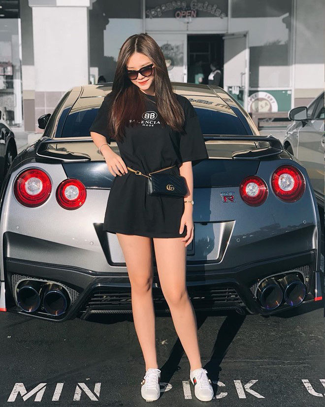 Gia tài tiền tỷ hội hot girl, vloger 2019: Người sắm xe, người mua nhà