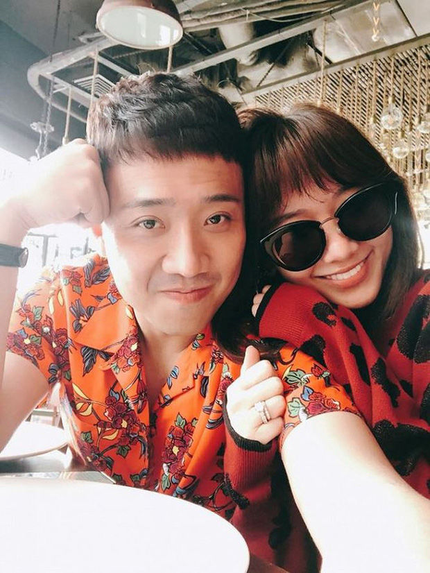 Gu du lịch trái ngược của hai cặp đôi vợ chồng hot nhất nhì Vbiz