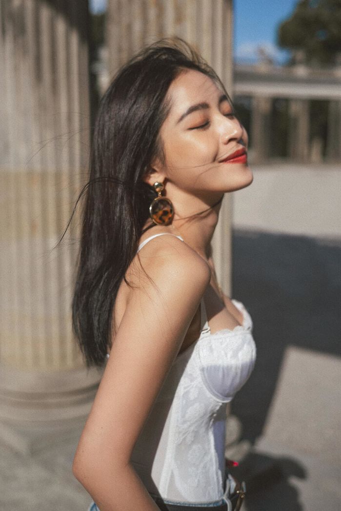 Hé lộ không gian sống khiêm tốn đến bất ngờ của Chi Pu