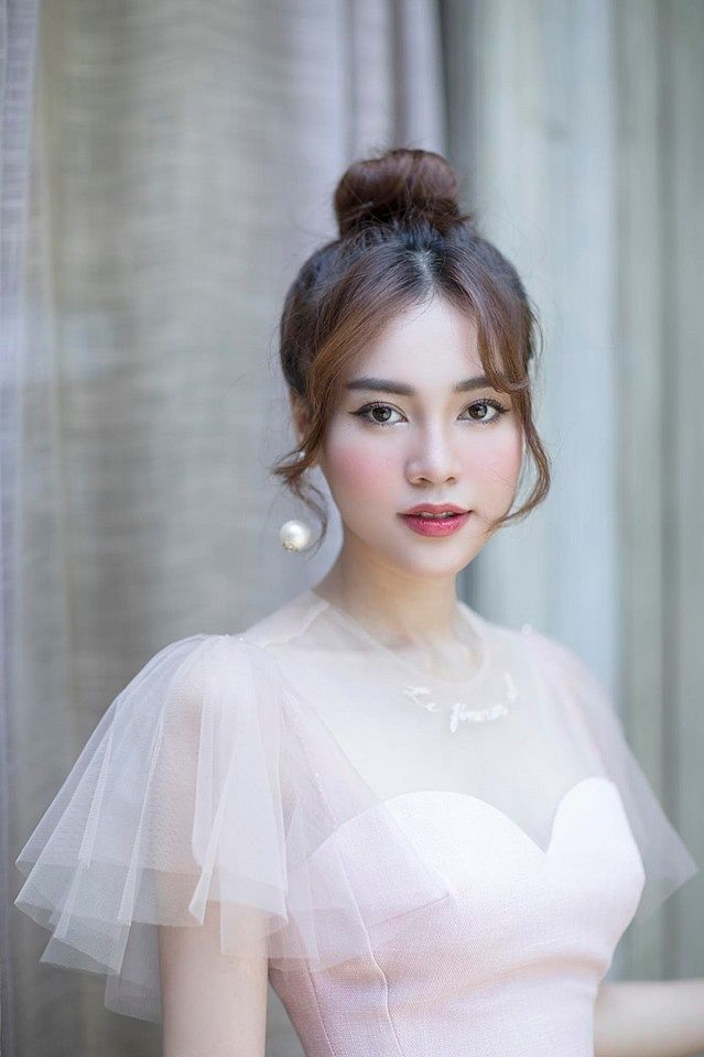 Hết đồ hiệu và xe riêng, Lan Ngọc lại khoe nhẫn kim cương bạc tỷ