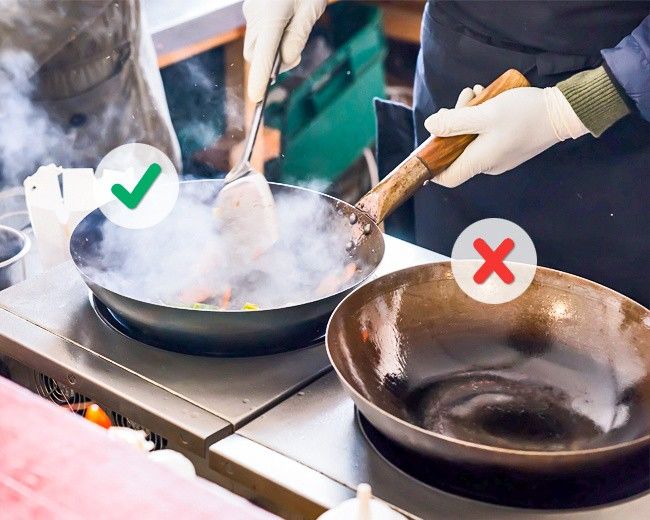 Với dấm, muối, dầu ăn... hô biến chảo thường thành chảo chống dính