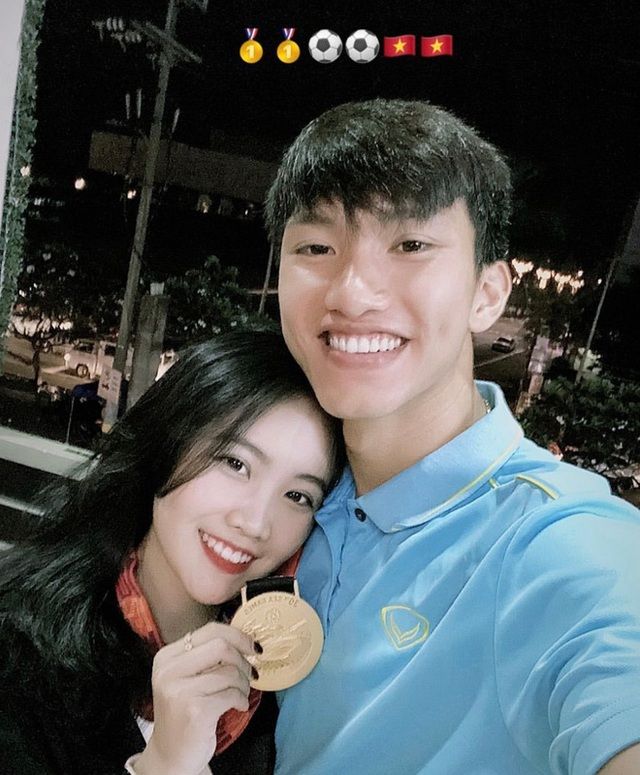 Hoàng Anh xinh đẹp, quyến rũ tuổi 21, lần đầu đón sinh nhật xa Văn Hậu
