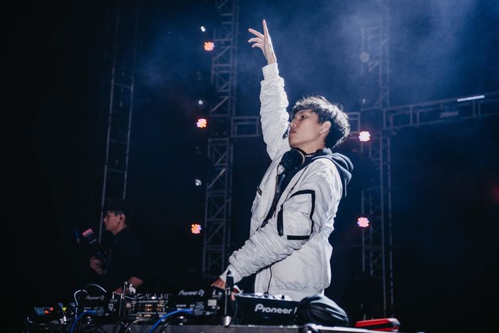 Hoaprox tung sản phẩm mới hòa quyện giữa EDM và sáo mèo dân tộc