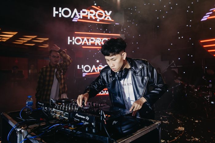 Hoaprox tung sản phẩm mới hòa quyện giữa EDM và sáo mèo dân tộc