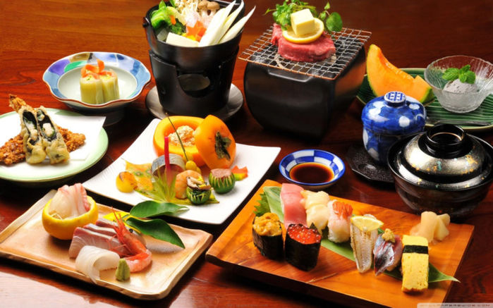 Học cách giữ dáng thanh mảnh như phụ nữ Nhật: ăn sushi và ăn bằng đũa
