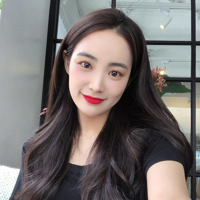 Học cô gái Hàn cách chăm sóc tóc đúng điệu và những điều cần tránh
