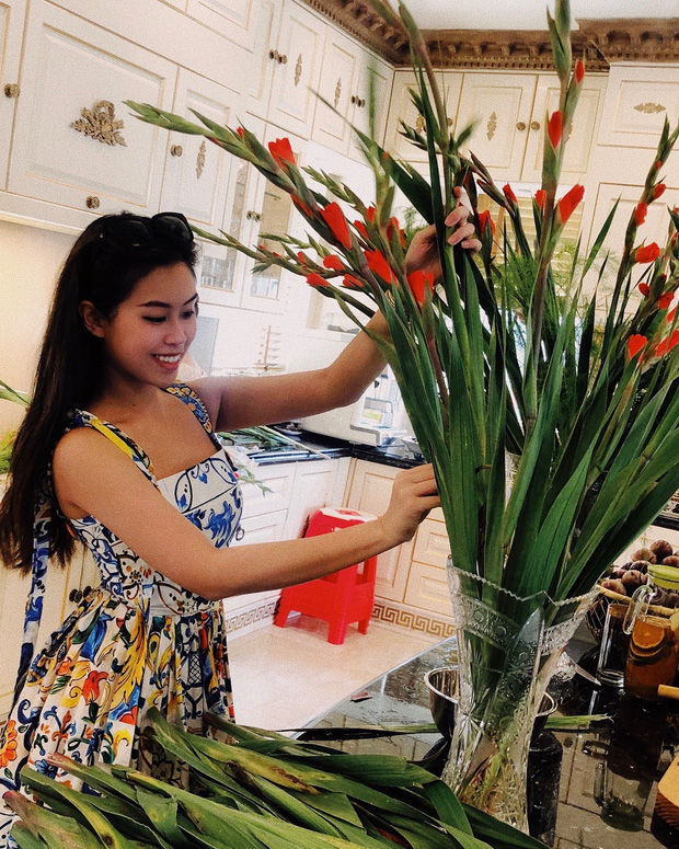 Hội tiểu thư rich kid: Không chỉ đẹp mà còn giỏi nữ công gia chánh