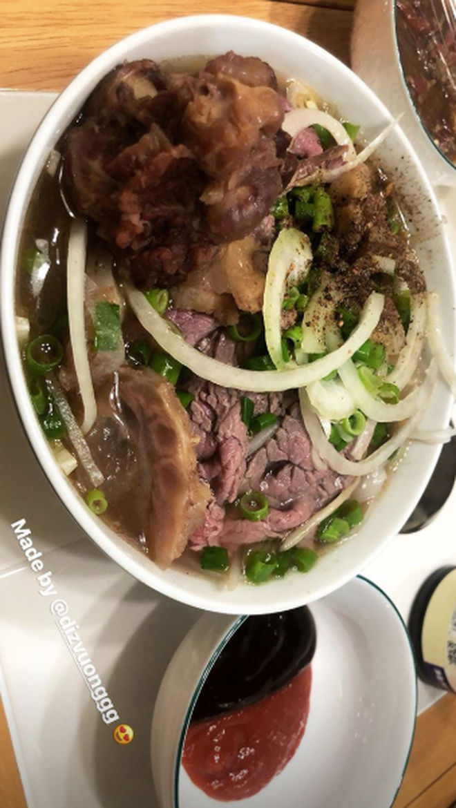 Hội tiểu thư rich kid: Không chỉ đẹp mà còn giỏi nữ công gia chánh