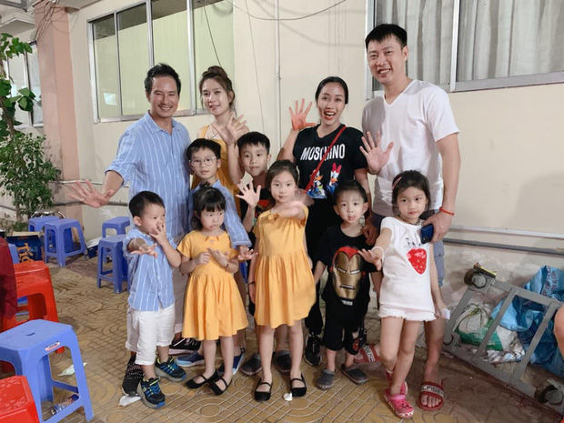 Hương Giang chỉ vuốt tóc cũng gây sốt, dàn sao Chạy đi chờ chi hội ngộ