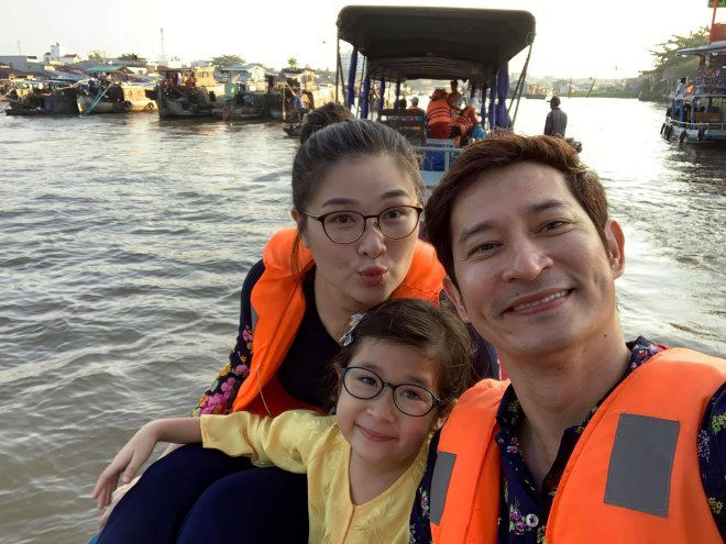 Huy Khánh: Đàn ông suốt ngày ngồi hàng quán làm mất thời gian vợ con