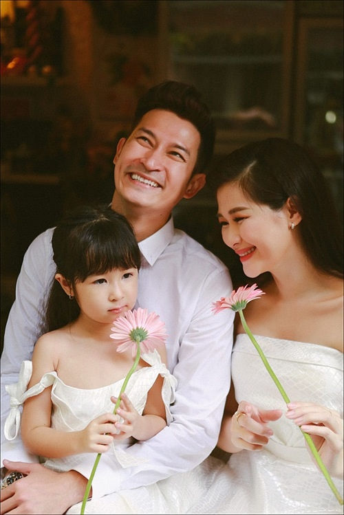 Huy Khánh: Đàn ông suốt ngày ngồi hàng quán làm mất thời gian vợ con