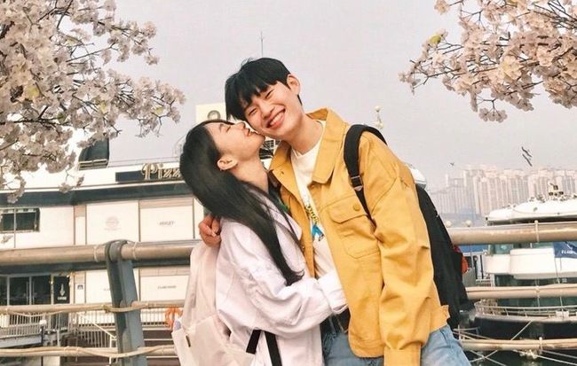 Lấy hết dũng khí chủ động inbox với crush rồi mòn mỏi chờ seen