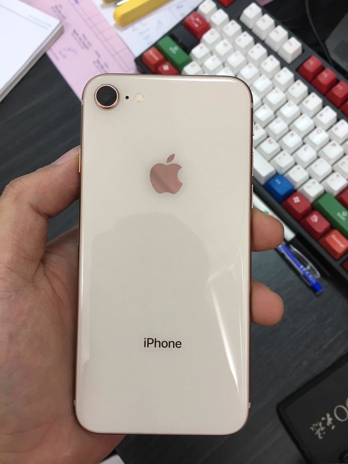 Ám ảnh của người dùng iPhone: Sợ xước máy và chai pin