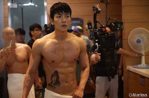 Ji Chang Wook, vượt nỗi đau mất cha thành nam thần đắt giá xứ Hàn