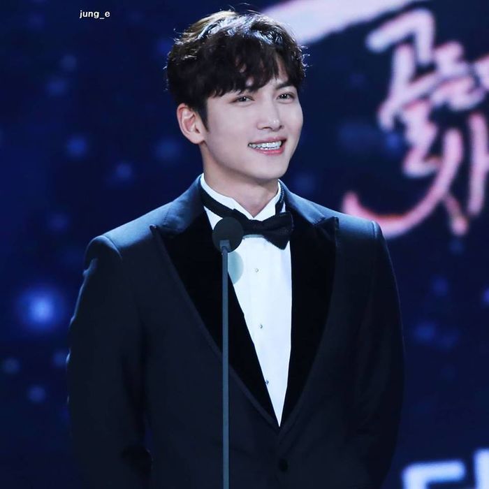 Ji Chang Wook, vượt nỗi đau mất cha thành nam thần đắt giá xứ Hàn