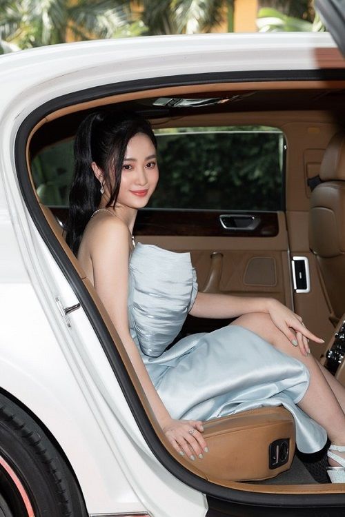 Jun Vũ đẹp lồng lộn trong Gái Già Lắm Chiêu 3