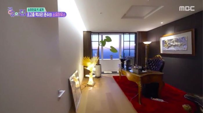 Junsu (JYJ) gây choáng khi hé lộ cơ ngơi xa xỉ trên sóng truyền hình