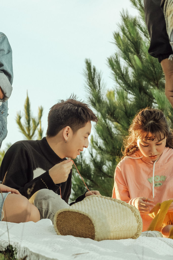 Rapper Osad tung loạt ảnh đẹp trong MV Vì Đó Là Em cùng ca sỹ Hàn Quốc