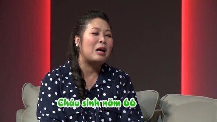 Khi người nổi tiếng che giấu tuổi tác: Chị - em không ai đoán được
