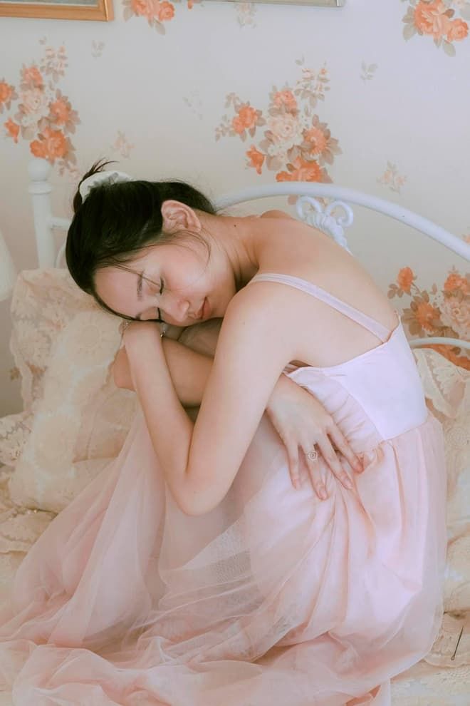 Không chỉ đẹp tựa “nàng thơ”: Trúc Anh gợi cảm cũng khiến fan gục ngã