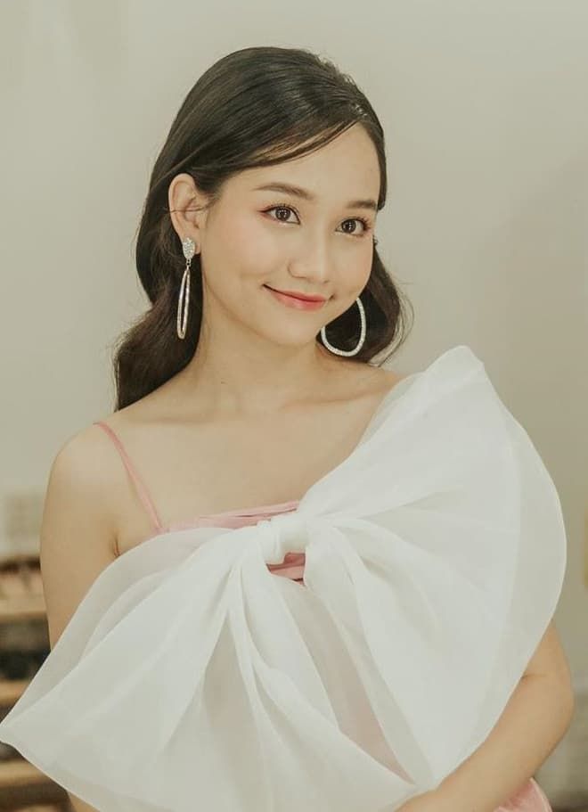Không chỉ đẹp tựa “nàng thơ”: Trúc Anh gợi cảm cũng khiến fan gục ngã