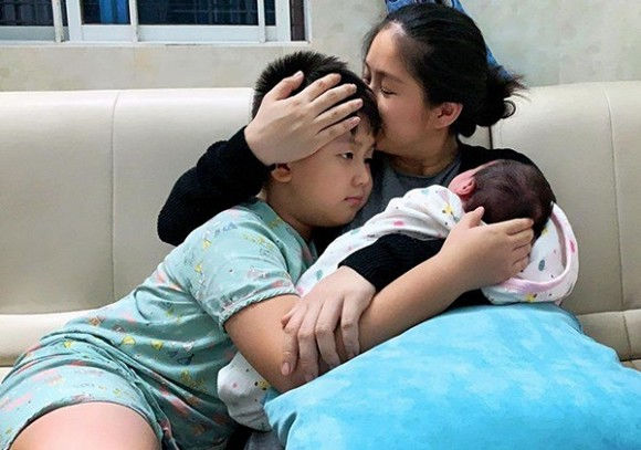 Lần thứ 'n' bị chê mập chê xấu sau sinh con, Lê Phương tế nhị đáp trả