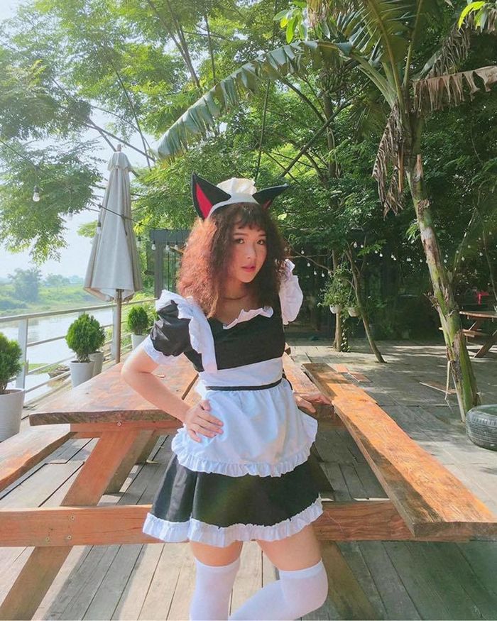 Lena - Cô nàng cá tính không ngại thay đổi mái tóc xù mì