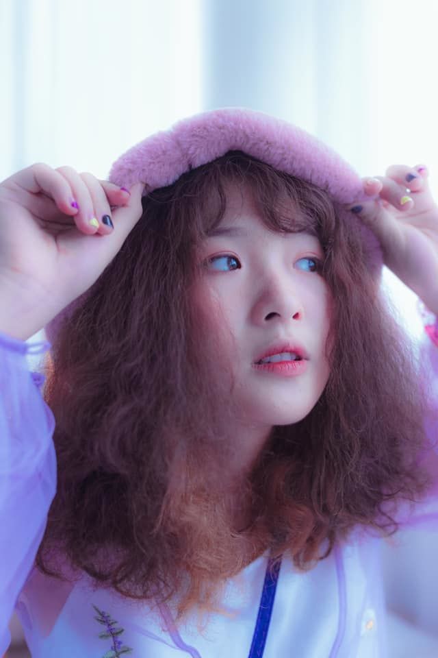 Lena - Cô nàng cá tính không ngại thay đổi mái tóc xù mì